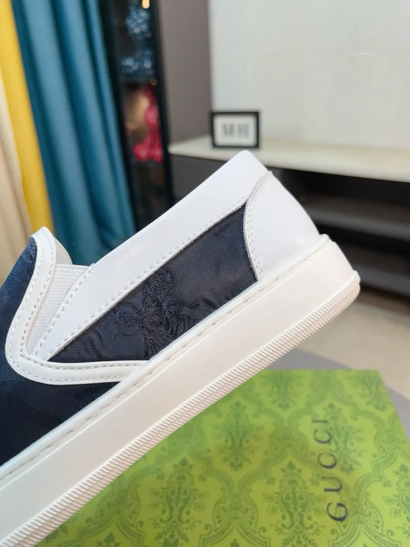 Men's shoes 💰360🌹🌹GUCCI [Gucci] New high-end brand of men's shoes, the latest fashionable casual men's shoes, trendy and versatile style, relaxed and sporty style, uppers imported from Italy, genuine leather lining and ultra-fine workmanship. Original personalized fashionable rubber wear-resistant outsole, light and comfortable on the foot, size 38-44